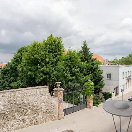 Apartment Castle Hill Free Parking *